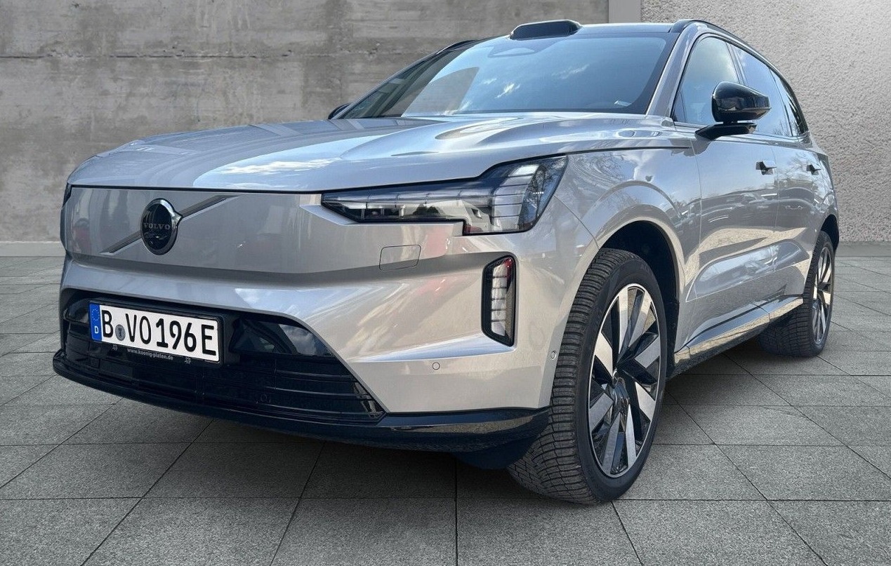 Volvo EX90