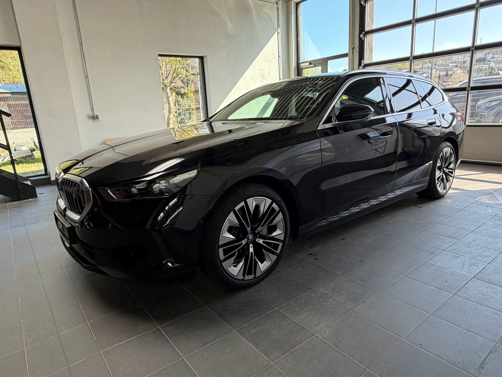 BMW i5