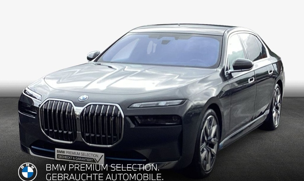 BMW i7