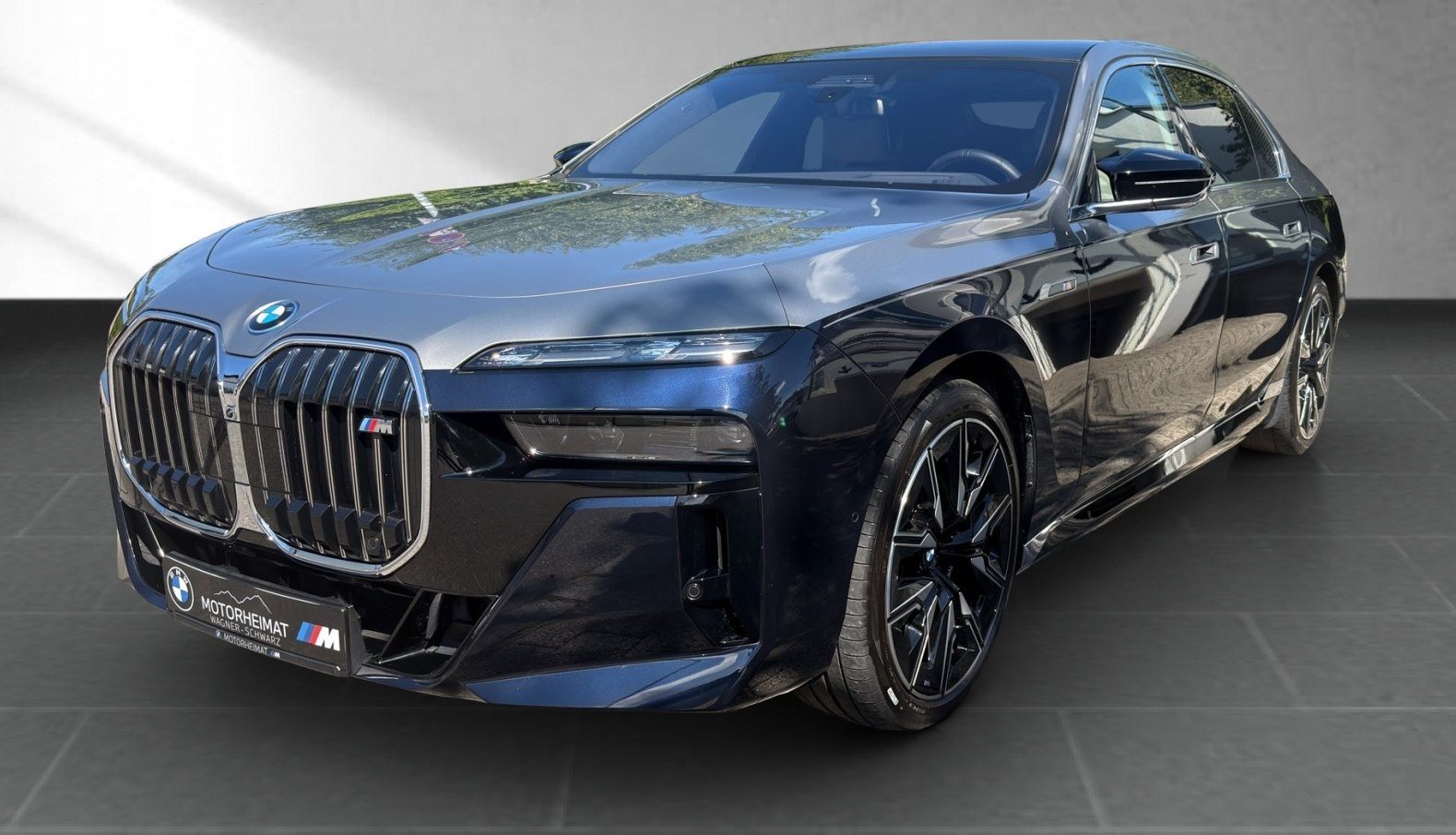 BMW i7