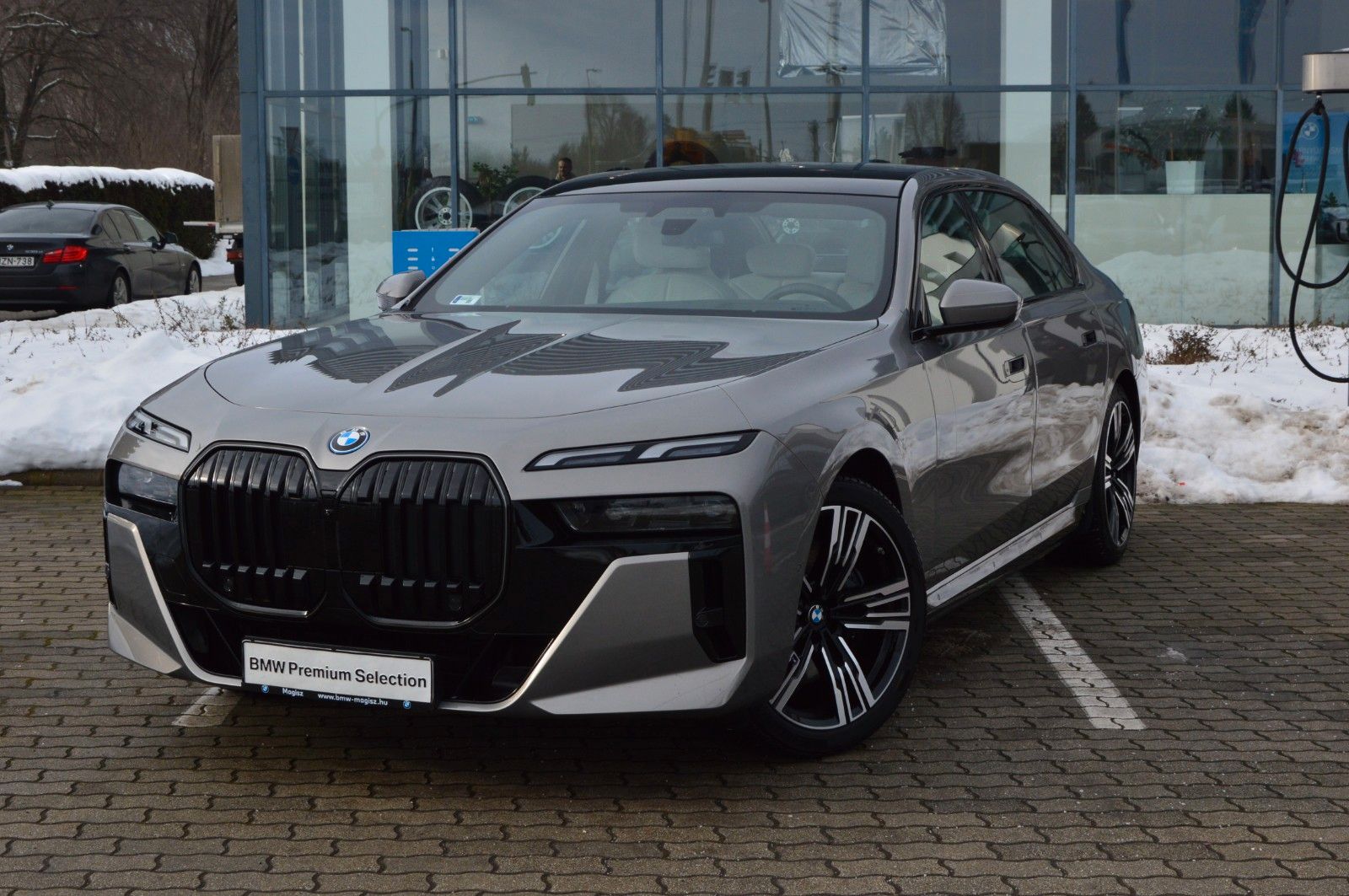 BMW i7