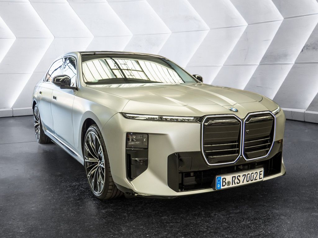 BMW i7