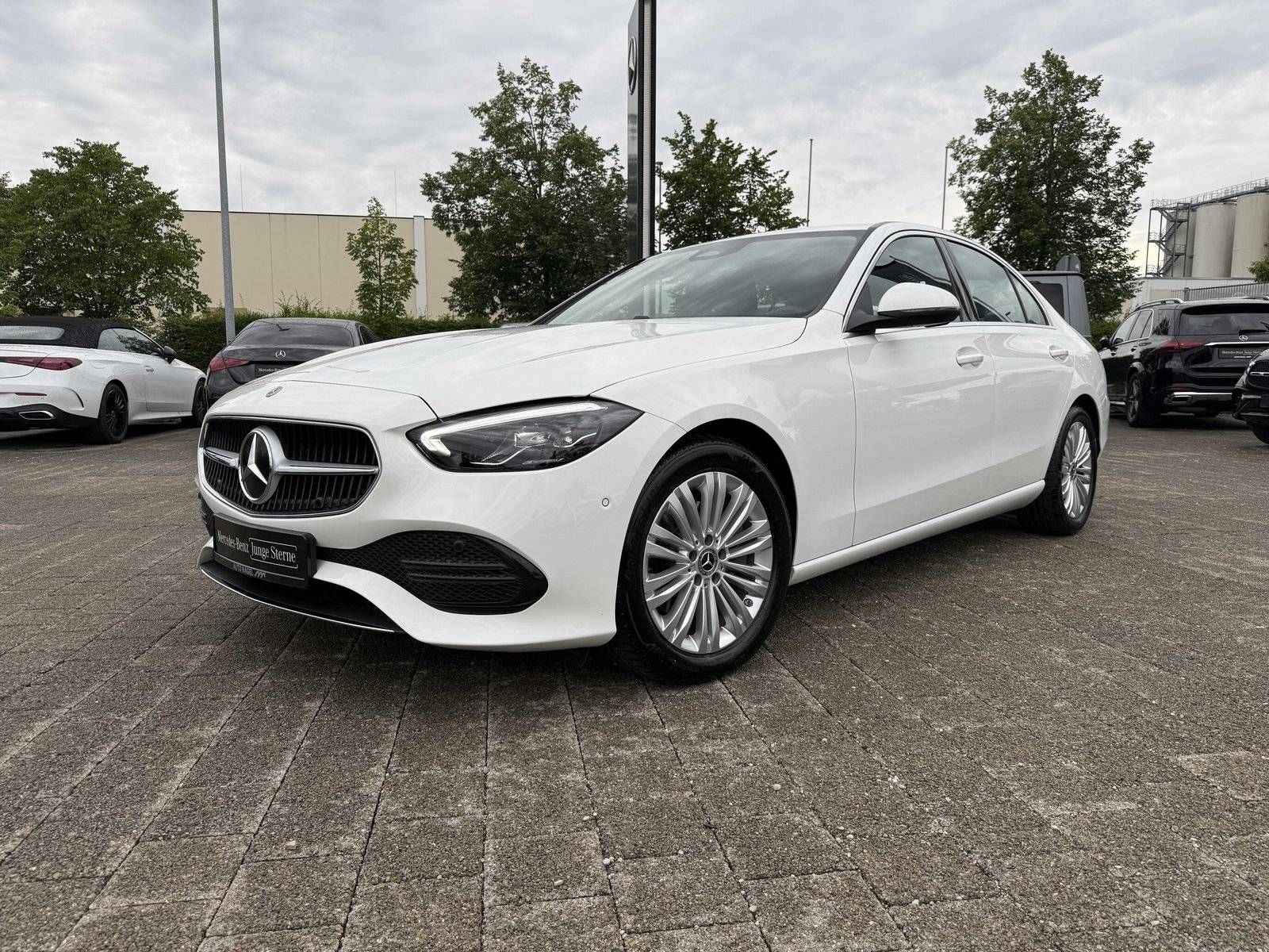 Mercedes-Benz C trieda Sedan
