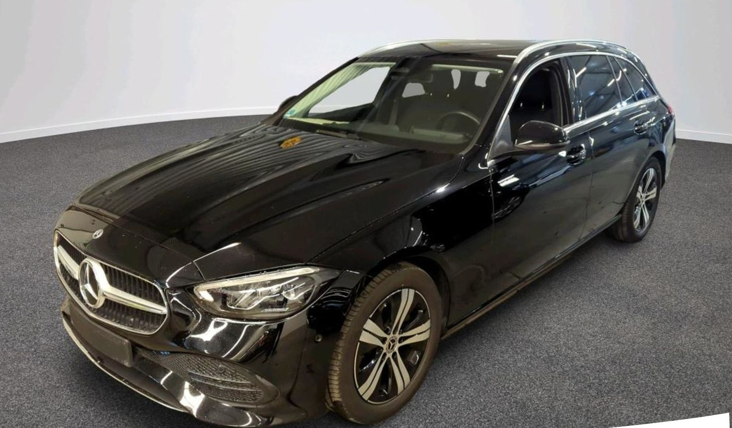 Mercedes-Benz C trieda Sedan