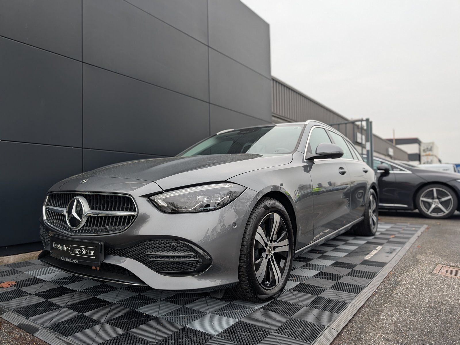 Mercedes-Benz C trieda Sedan