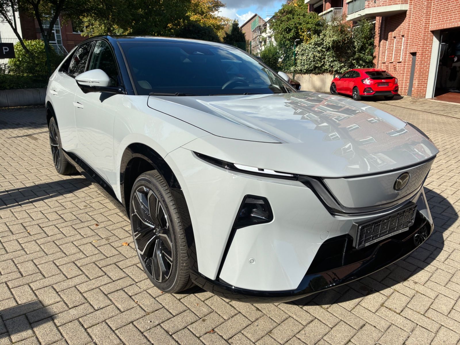 Mazda CX-6e