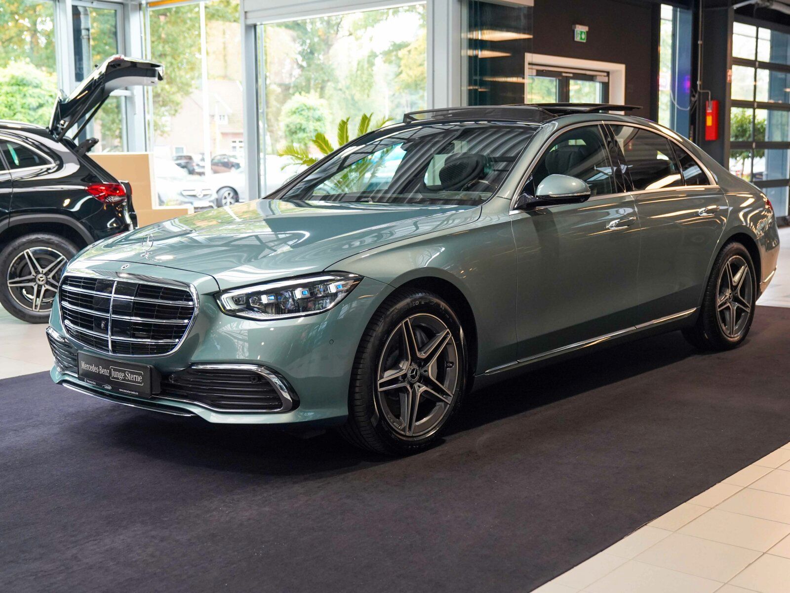 Mercedes-Benz S trieda Sedan