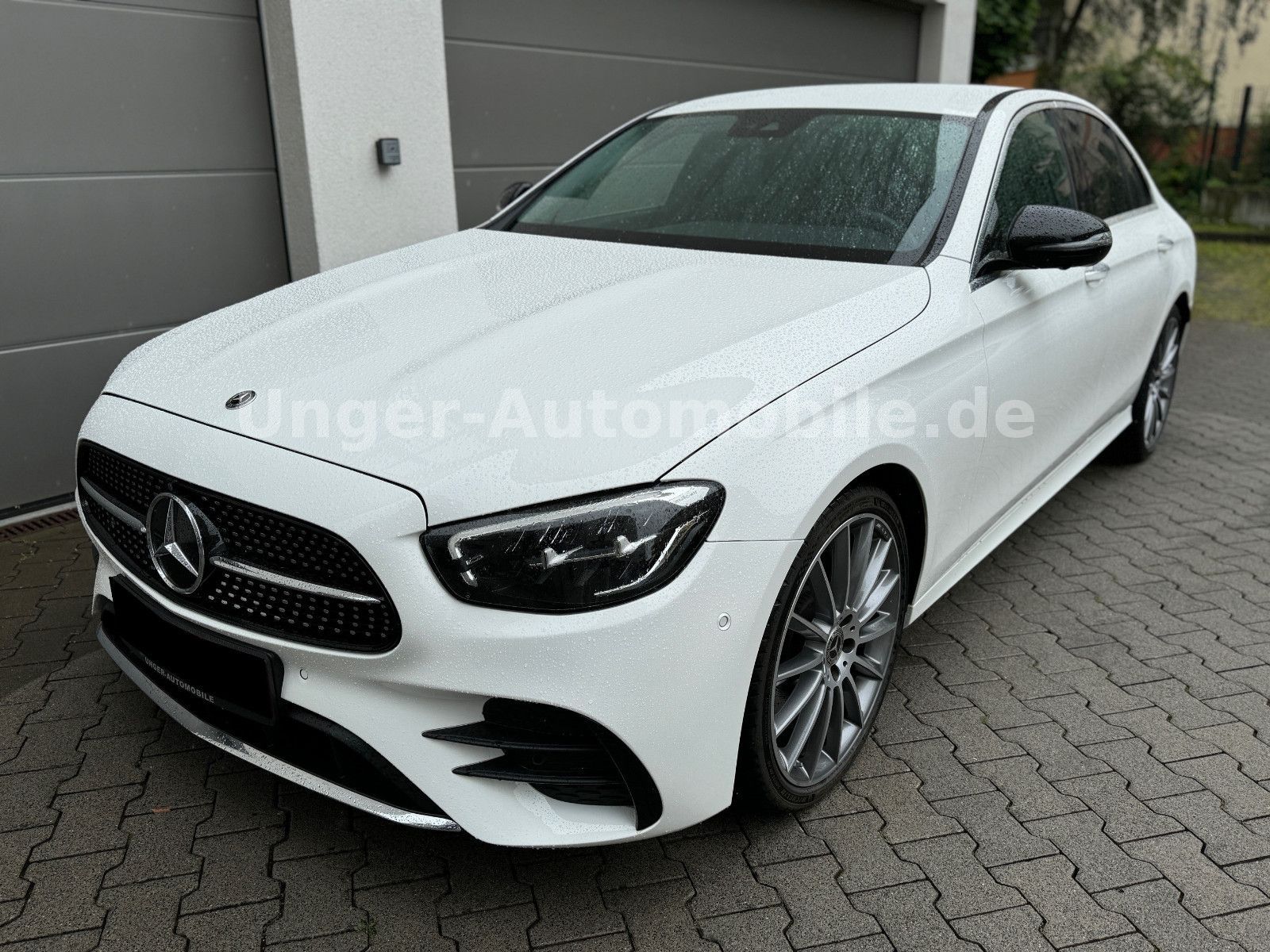 Mercedes-Benz E trieda Sedan