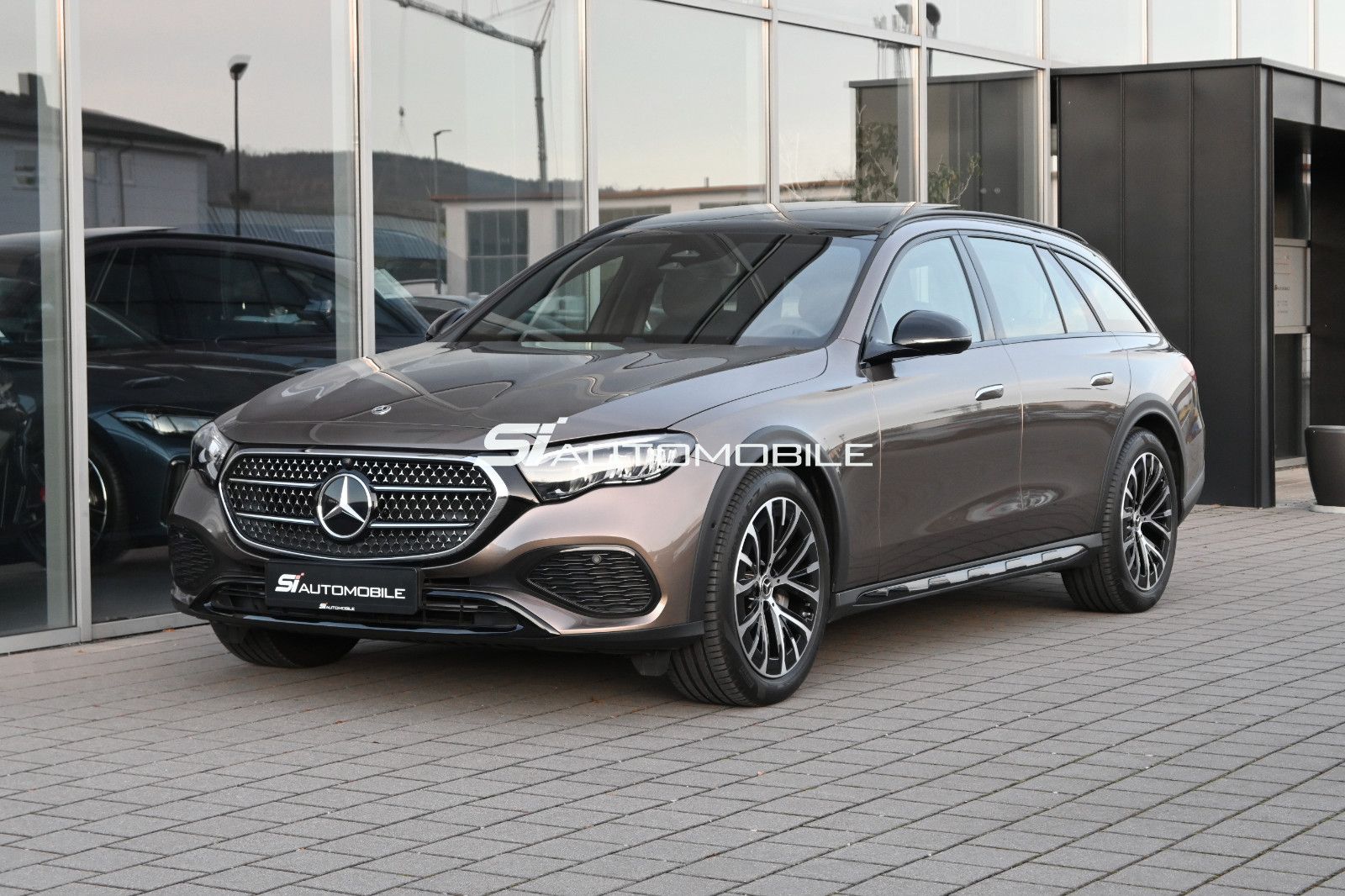 Mercedes-Benz E trieda Sedan