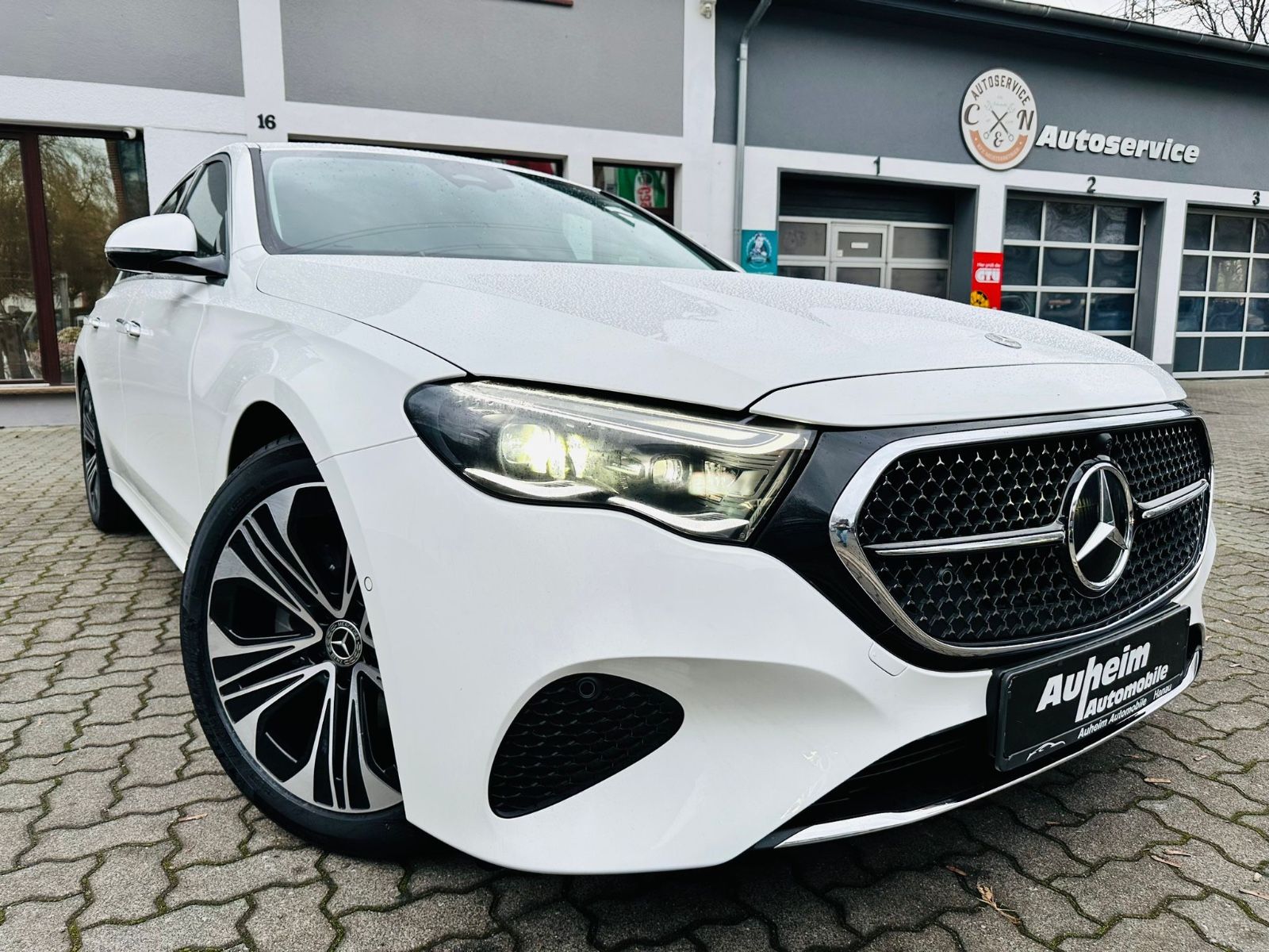 Mercedes-Benz 200